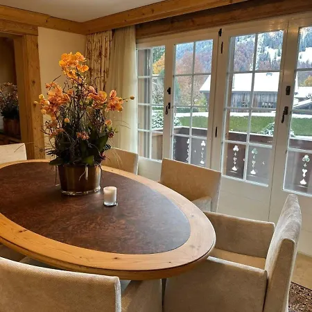 Luxury Flat Close To Park In Apartment *