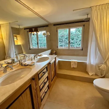 Luxury Flat Close To Park In Apartment Gstaad