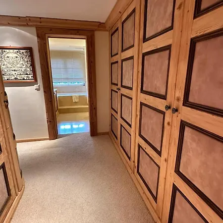 アパート Luxury Flat Close To Park In グスタード
