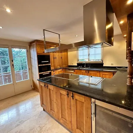 Luxury Flat Close To Park In