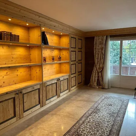 Luxury Flat Close To Park In *