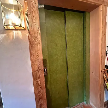 Luxury Flat Close To Park In * グスタード